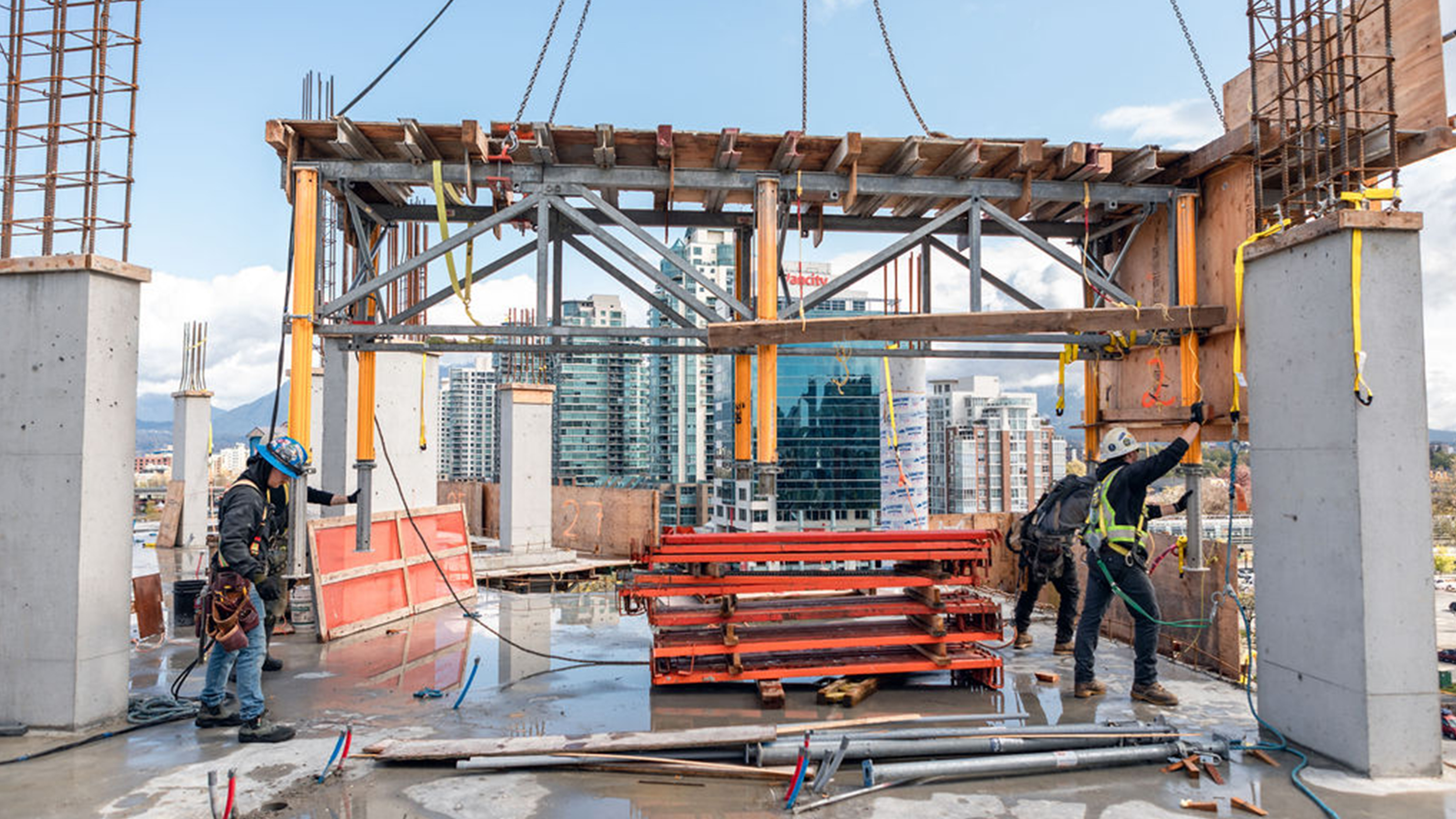 SKYTABLE can be quickly and safely moved to other storeys.