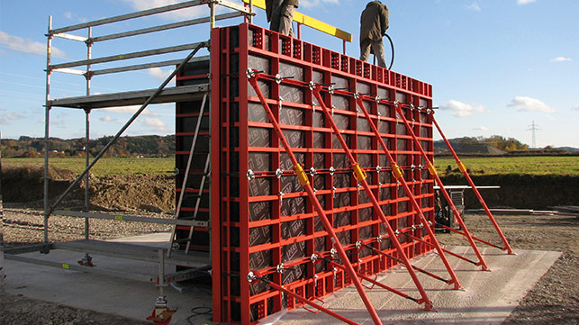 <p>The particularly lightweight and easy-to-handle wall formwork system is ideal in places where crane capacities are limited or not available at all.</p><br/>